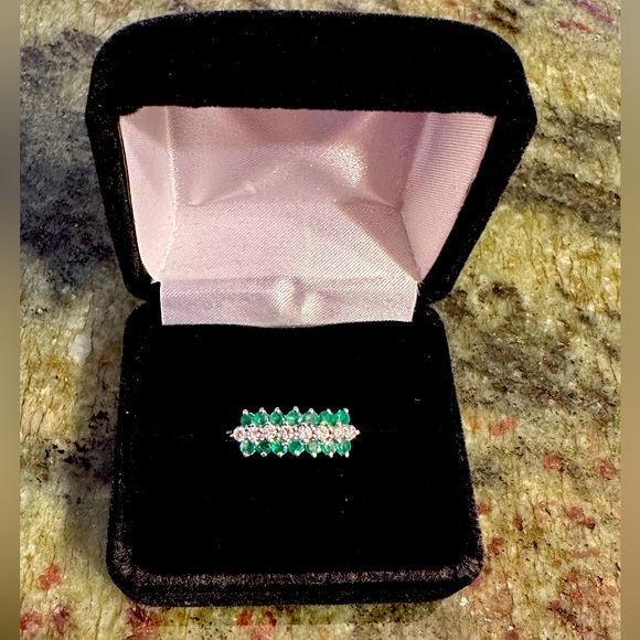 14k White Gold Diamond And Emerald Ring Size 6 1/2 - Picture 1 of 8